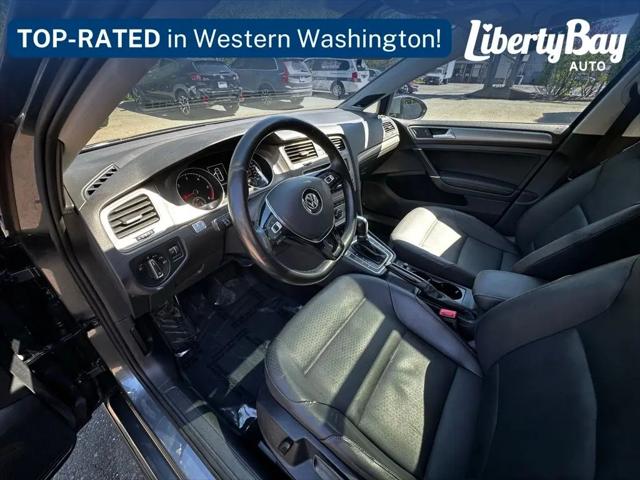 2015 Volkswagen Golf SportWagen TDI SE 4-Door