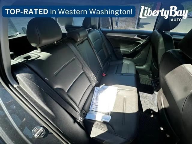 2015 Volkswagen Golf SportWagen TDI SE 4-Door