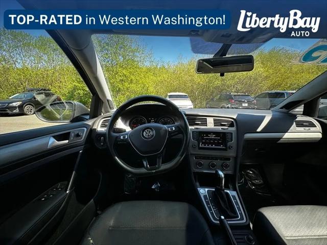 2015 Volkswagen Golf SportWagen TDI SE 4-Door