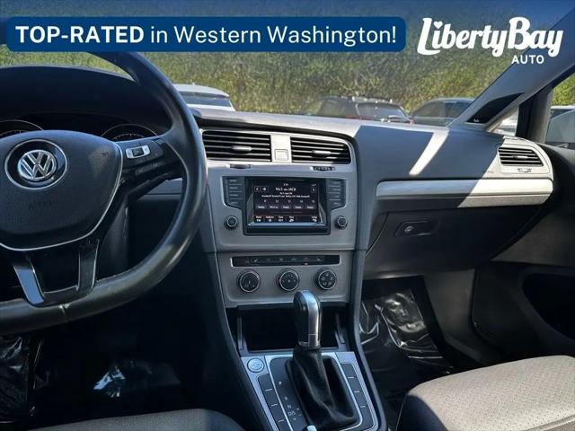 2015 Volkswagen Golf SportWagen TDI SE 4-Door