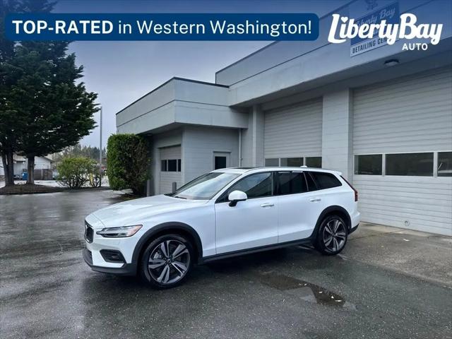 2025 Volvo V60 Cross Country Plus, B5 AWD Gas (mild hybrid)