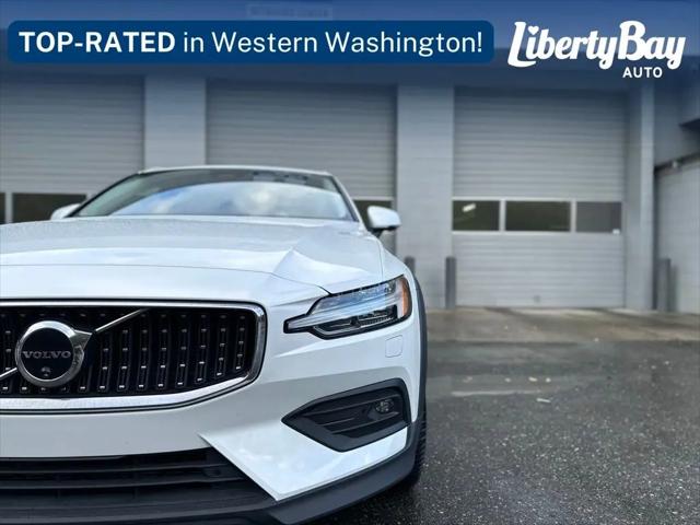 2025 Volvo V60 Cross Country Plus, B5 AWD Gas (mild hybrid)