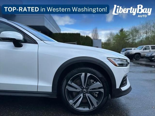 2025 Volvo V60 Cross Country Plus, B5 AWD Gas (mild hybrid)