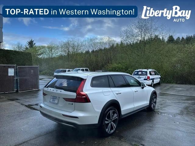 2025 Volvo V60 Cross Country Plus, B5 AWD Gas (mild hybrid)