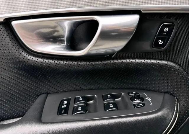2019 Volvo XC90 T6 R-Design
