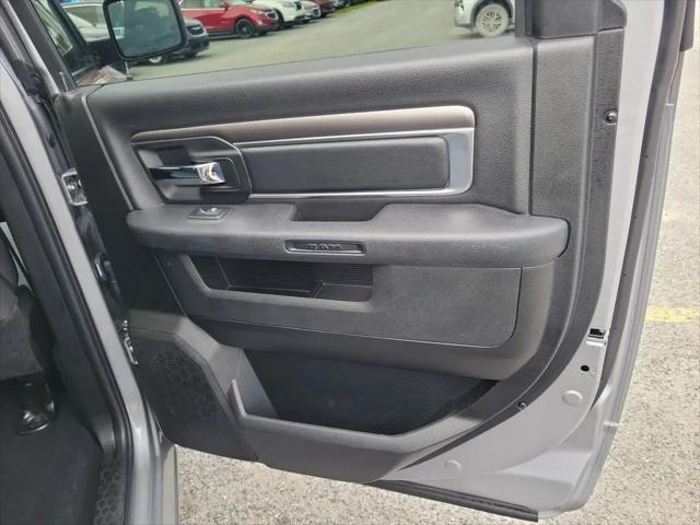 2024 Ram 1500 Classic Warlock Crew Cab 4x2 5'7" Box