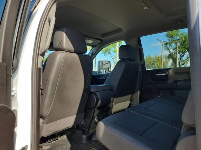 2024 GMC Sierra 3500HD 4WD Crew Cab Standard Bed Pro