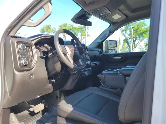 2024 GMC Sierra 3500HD 4WD Crew Cab Standard Bed Pro