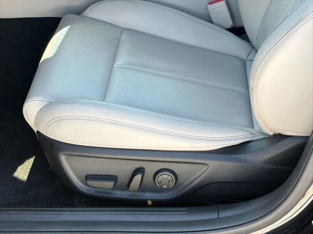 2022 Genesis G70 2.0T RWD