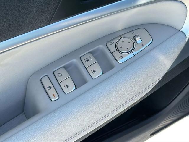 2022 Genesis G70 2.0T RWD