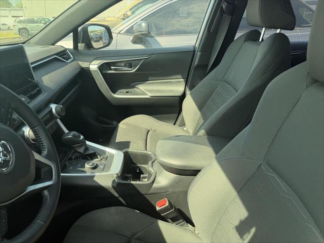 2023 Toyota RAV4 Hybrid SE