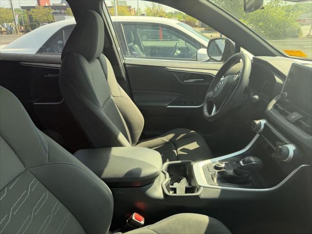 2023 Toyota RAV4 Hybrid SE
