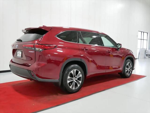 2022 Toyota Highlander Hybrid XLE
