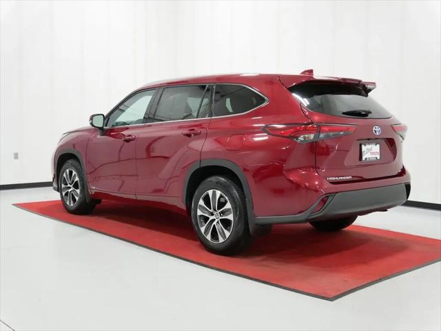 2022 Toyota Highlander Hybrid XLE