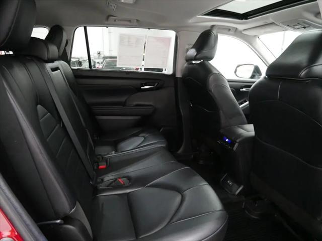 2022 Toyota Highlander Hybrid XLE