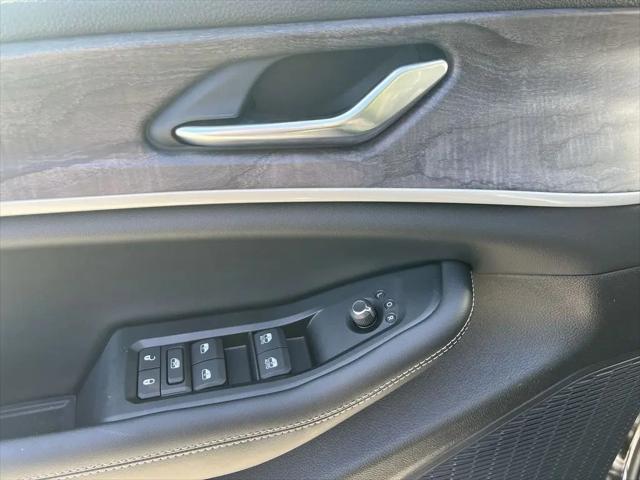 2026 Jeep Grand Cherokee L Altitude 4x4