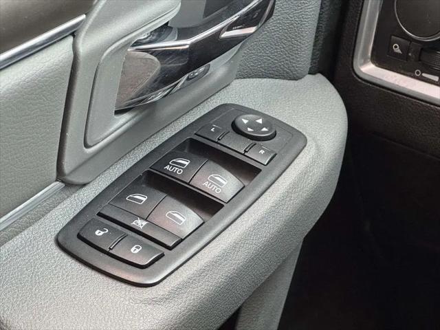 2019 Ram 1500 Classic SLT Crew Cab 4x4 5'7" Box