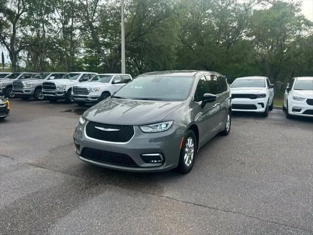 2025 Chrysler Pacifica Select for sale in Gainesville, FL