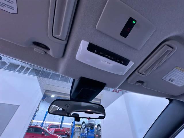 2023 Nissan Kicks SR Xtronic CVT