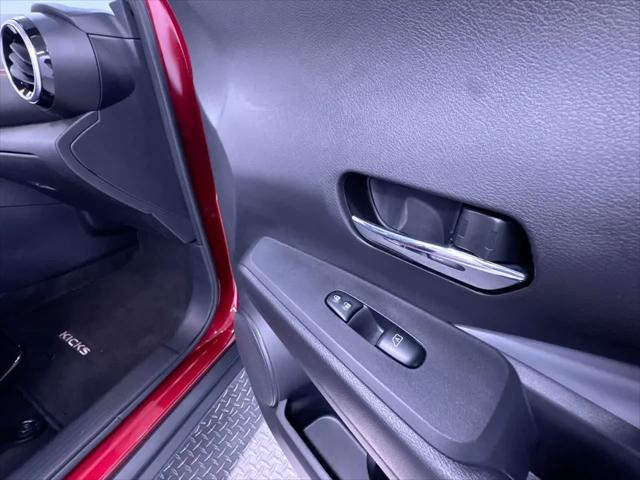 2023 Nissan Kicks SR Xtronic CVT