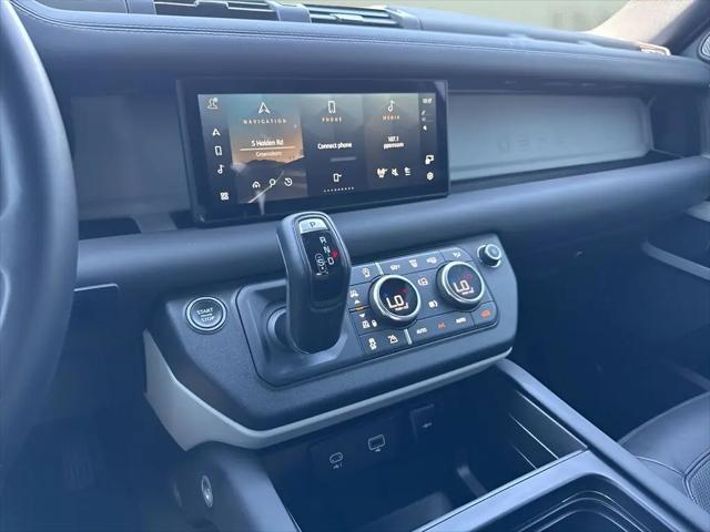 2024 Land Rover Defender 110 P300