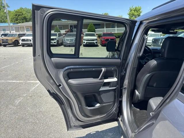 2024 Land Rover Defender 110 P300