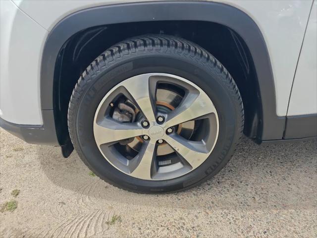 2019 Jeep Cherokee Limited FWD