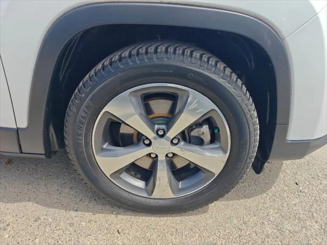 2019 Jeep Cherokee Limited FWD