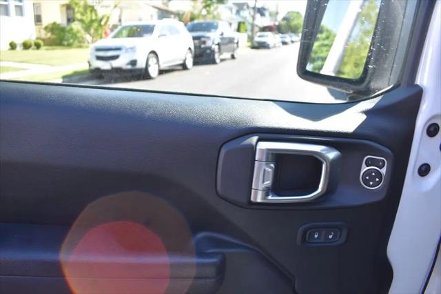 2025 Jeep Wrangler 4-Door Summit 4x4