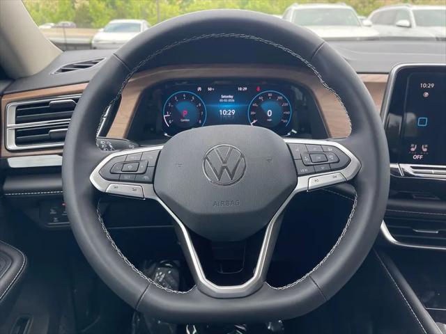2026 Volkswagen Atlas SE with Technology