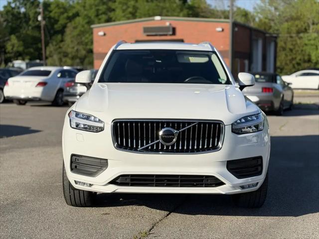 2022 Volvo XC90 T5 Momentum 7 Passenger