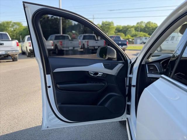 2022 Volvo XC90 T5 Momentum 7 Passenger