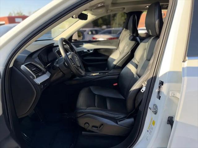2022 Volvo XC90 T5 Momentum 7 Passenger