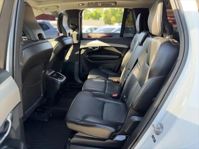 2022 Volvo XC90 T5 Momentum 7 Passenger