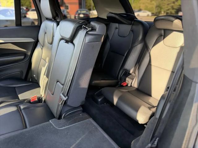 2022 Volvo XC90 T5 Momentum 7 Passenger