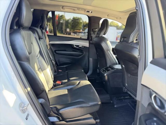 2022 Volvo XC90 T5 Momentum 7 Passenger