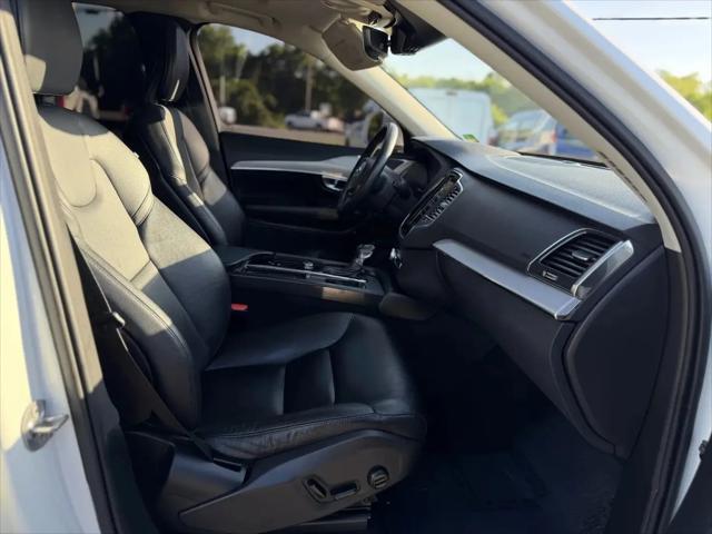 2022 Volvo XC90 T5 Momentum 7 Passenger