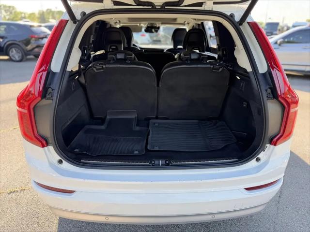 2022 Volvo XC90 T5 Momentum 7 Passenger