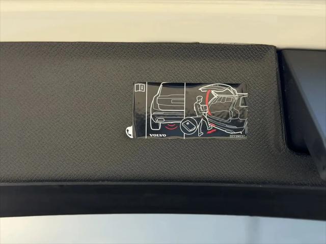 2022 Volvo XC90 T5 Momentum 7 Passenger
