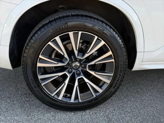 2022 Volvo XC90 T5 Momentum 7 Passenger