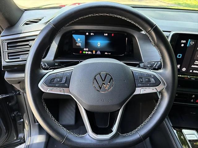 2025 Volkswagen Atlas Cross Sport 2.0T SE w/Technology