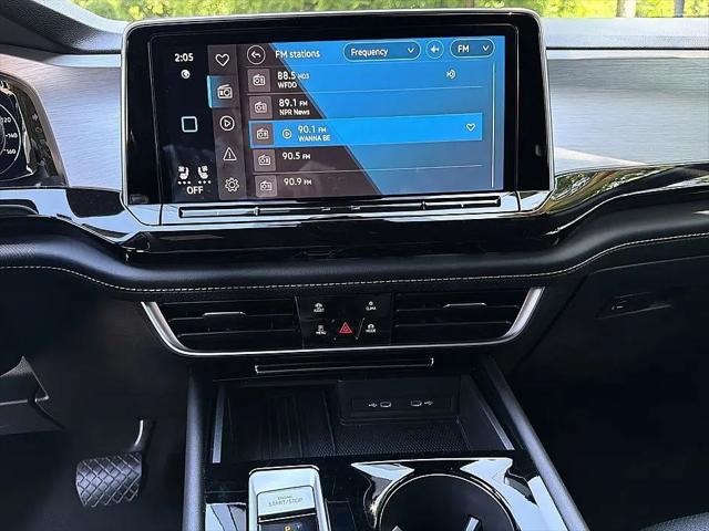 2025 Volkswagen Atlas Cross Sport 2.0T SE w/Technology