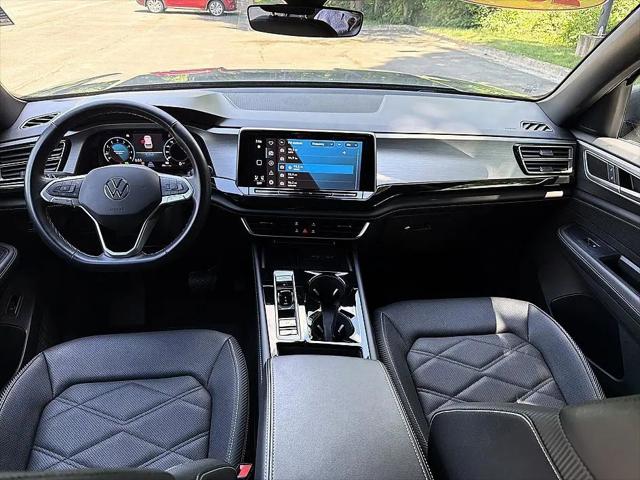 2025 Volkswagen Atlas Cross Sport 2.0T SE w/Technology
