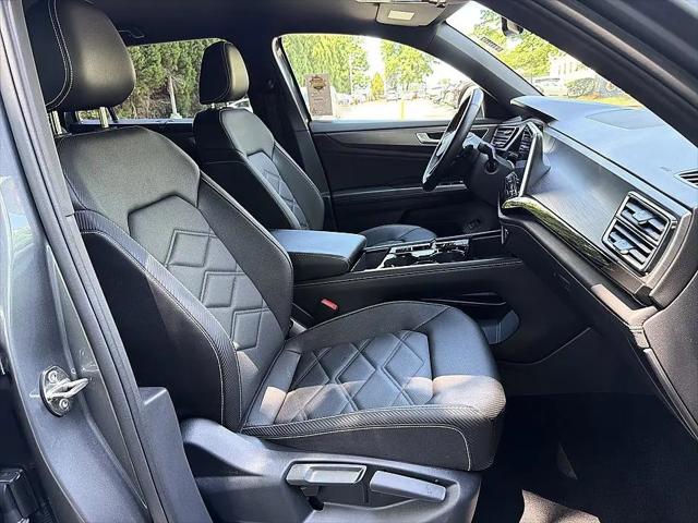 2025 Volkswagen Atlas Cross Sport 2.0T SE w/Technology