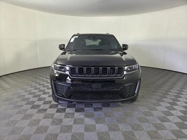 2026 Jeep Grand Cherokee Altitude 4x2