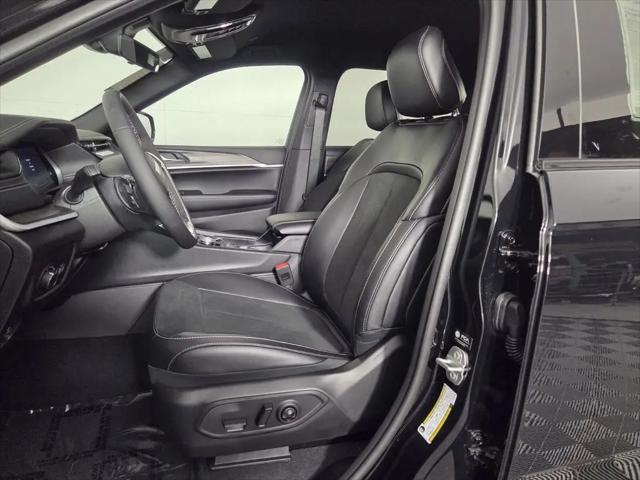 2026 Jeep Grand Cherokee Altitude 4x2