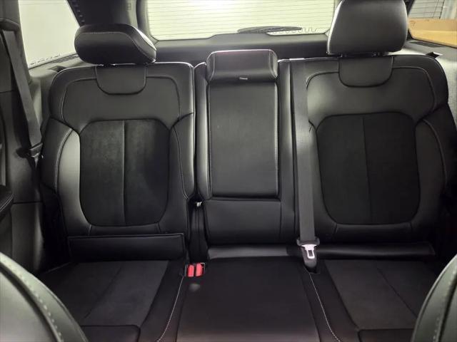 2026 Jeep Grand Cherokee Altitude 4x2