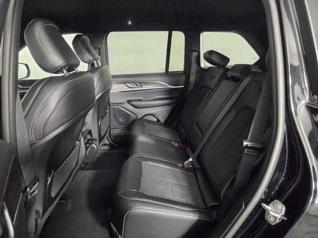 2026 Jeep Grand Cherokee Altitude 4x2