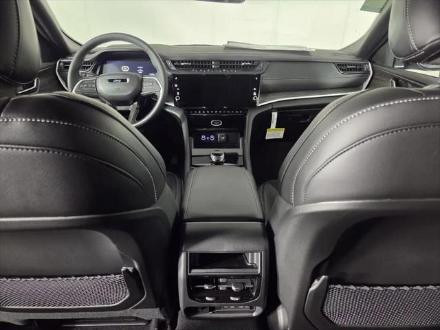2026 Jeep Grand Cherokee Altitude 4x2