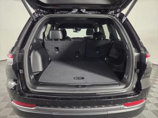 2026 Jeep Grand Cherokee Altitude 4x2